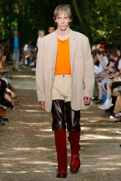 Look 23